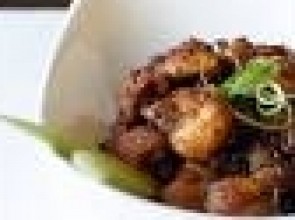 <a href='../pages/recipes.php' title='Recipes'>Recipes</a> > Vietnamese Lemongrass Chicken Recipe